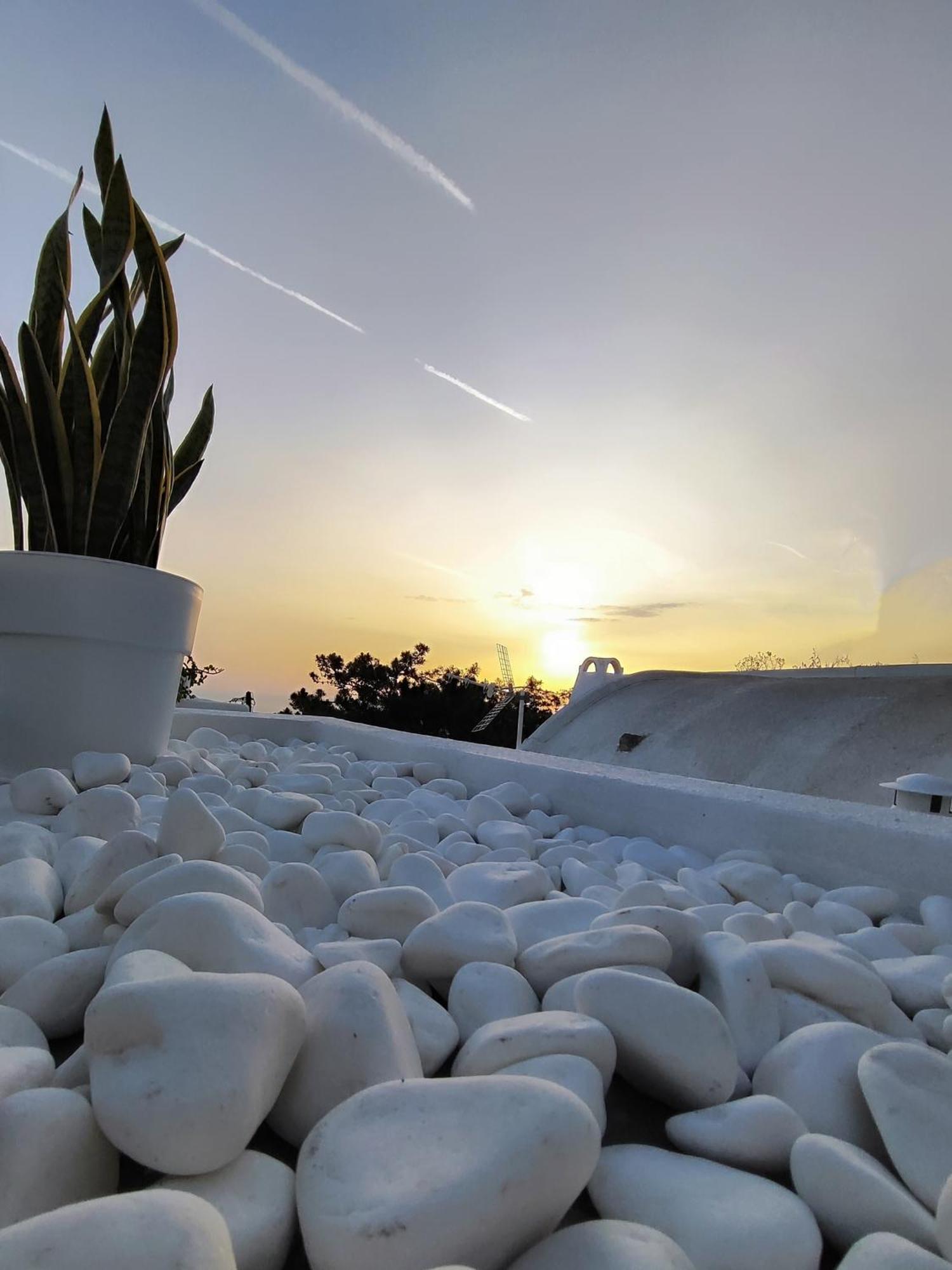 Noir Cave Villa With Private Jacuzzi And Sunset Terrace Пиргос Экстерьер фото